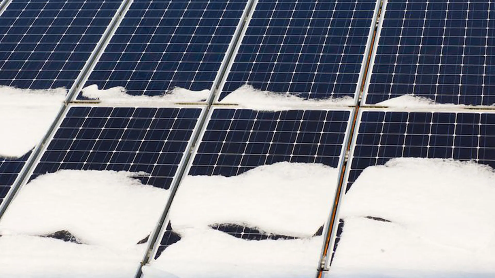 2df45506-933f-42a4-86e5-3ea6922085f3-solar-panels-cold-climate.webp